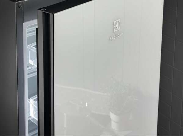 Chladnička s mrazničkou ELECTROLUX LNT7ME36G2