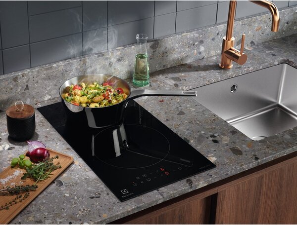 Electrolux LIT30230C Černá Vestavěné 29 cm Indukční varná deska se zónami 2 zóna/zón
