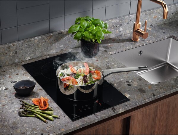 Electrolux LIT30230C Černá Vestavěné 29 cm Indukční varná deska se zónami 2 zóna/zón