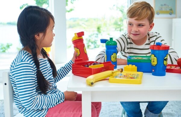Žluto červený svačinový set LEGO® ICONIC Girl