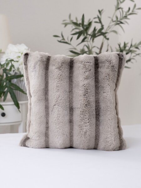 MK Lůžkoviny Luxusní mikroplyšový povlak na polštář 40 × 40 cm - Lucia