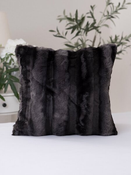 MK Lůžkoviny Luxusní mikroplyšový povlak na polštář 40 × 40 cm - Angela