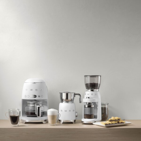Smeg DCF02WHEU kávovar Plně automatické Kávovar na překapávanou kávu 1,4 l