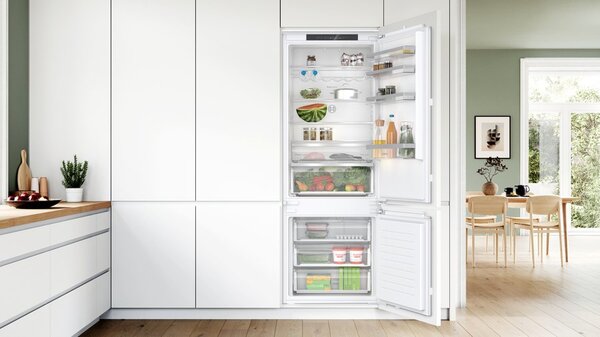 Bosch Serie 4 KBN96VFE0 lednice/mrazák Vestavěné 383 l E Bílá