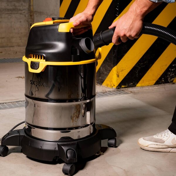 Vysavač STANLEY SXVC30XTDE Černá, Nerezová ocel, Žlutá 1600 W