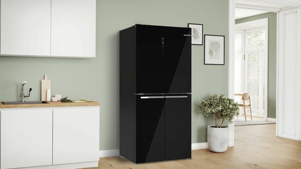 Bosch Serie 4 KMC85LBEA lednice s mrazničkou (vedle sebe) Stojací 547 l E Černá