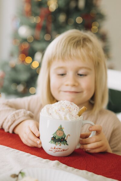 Porcelánový hrnek Šťastné a Veselé s kočkou 350 ml