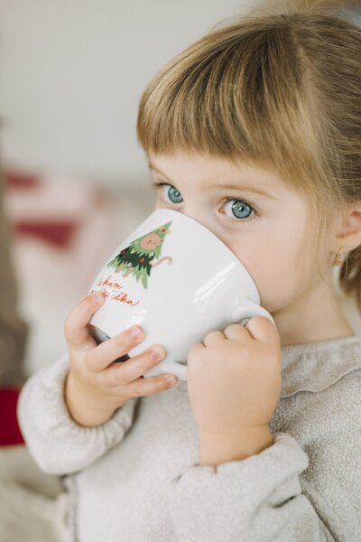 Porcelánový hrnek Šťastné a Veselé s kočkou 350 ml