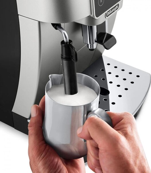 Espresso kávovar DeLonghi ECAM 220.30.SB