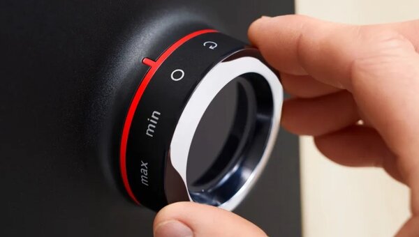 Bosch Serie 4 MFWS440B mlýnek na maso 1900 W Černá, Stříbrná