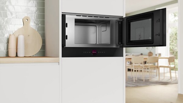 Bosch Serie 8 BFR7221B1 mikrovlnná trouba Černá Samostatná mikrovlnná trouba Vestavěné 21 l 900 W