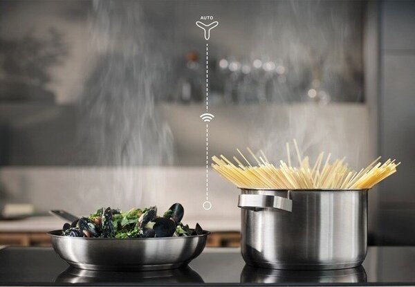 Electrolux EIS77453 Vestavná indukční varná deska 4 zóny Černá
