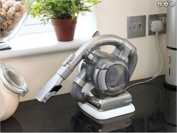 Black+Decker Black & Decker PD1820LF ruční vysavač Černá, Chrom Bezsáčkové