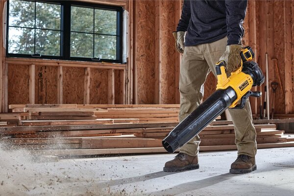 DeWALT DCMBL562N-XJ odfukovač listí