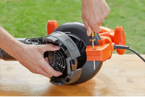 Black+Decker Black & Decker BEBLV260-QS odfukovač listí 2600 W 315 km/h
