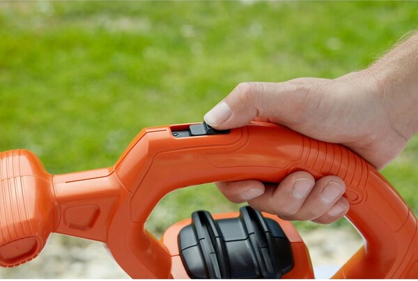 Black+Decker Black & Decker BEBLV260-QS odfukovač listí 2600 W 315 km/h
