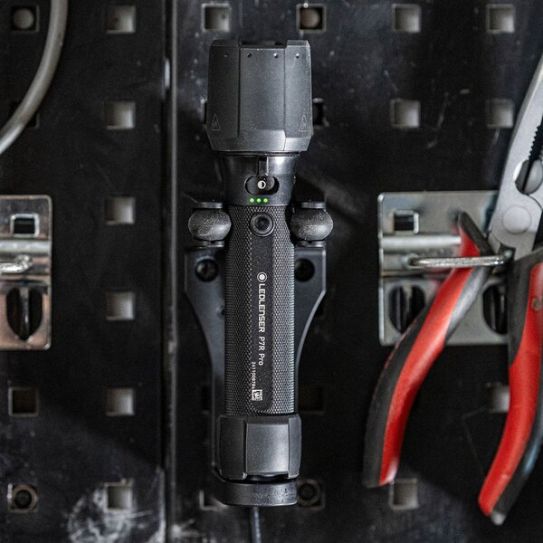 Ledlenser P7R Pro Černá Ruční svítilna LED