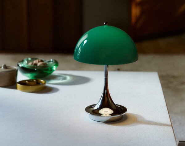 Louis Poulsen Přenosná lampa Panthella 160 V3, chrome original opal green 5744613428