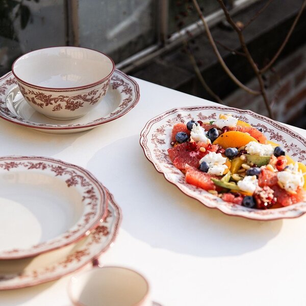 Vínový/slonovinový hluboký porcelánový talíř ø 23 cm Cyril – S|P Collection