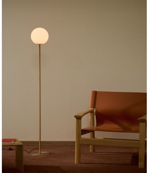 Bílá/ve zlaté barvě stojací lampa se skleněným stínidlem (výška 155 cm) Brisia – Kave Home