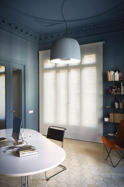 Marset A681-268 Djembé 65.35, bílé závěsné svítidlo, 28,5W LED 2700K stmívatené, prům. 64,6cm