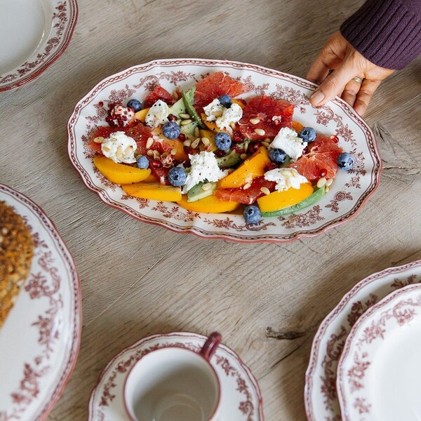 Vínový/slonovinový porcelánový talíř ø 27 cm Cyril – S|P Collection