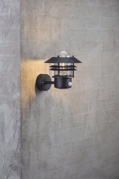 Nordlux 25031003 Blokhus Up Sensor, venkovní nástěnné svítidlo v severském designu se senzorem, 1xE27 max 60W, černá, výška 23cm, IP54