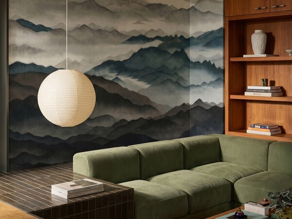 FUGU Luxusní designová tapeta mlhavé hory a panoramatická krajina – Roerich Light Materiál: Digitální eko vlies - klasická tapeta nesamolepicí