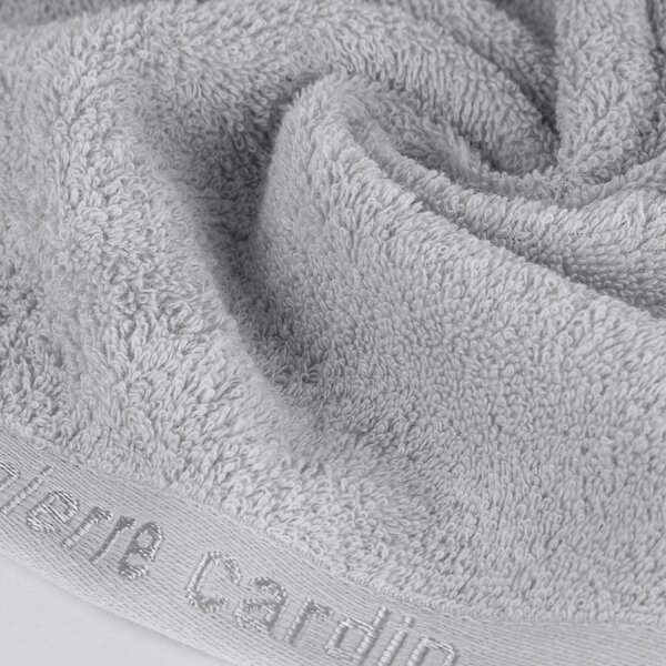 BAVLNĚNÝ RUČNÍK PIERRE CARDIN EVI 30X50 CM STŘÍBRNÁ