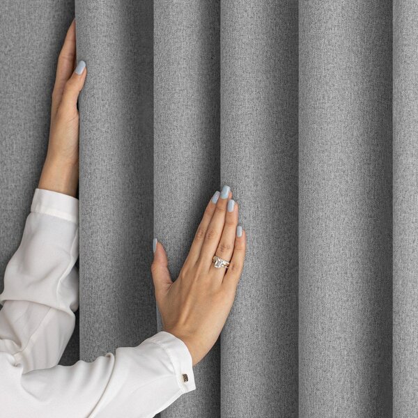 Šedý zatemňovací závěs 140x250 cm Corita – Restilo