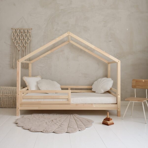 Domečková postel Housebed Fello Velikost spací plochy: 120x60, Barva: přírodní dřevo, Výška nožiček: nohy 1 cm