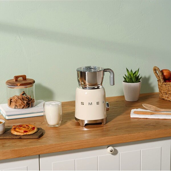 Béžový elektrický šlehač mléka 50's Retro Style – SMEG