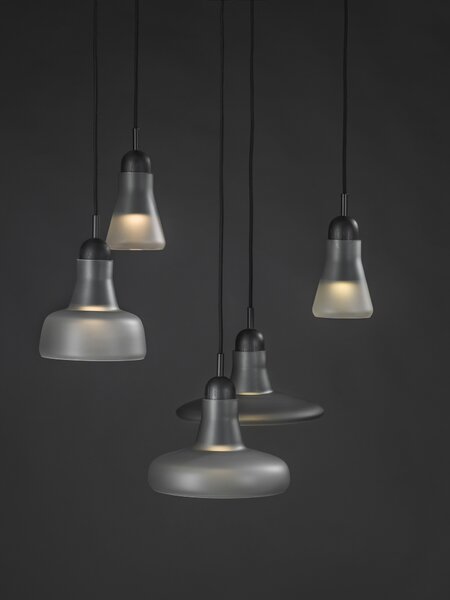 Brokis PC00931_026 Shadows set rectangular small, závěsné svítidlo z foukaného skla, opaline sklo/černý dub/černý kabel, 5x5W LED, 60x36cm