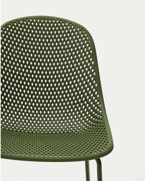 Tmavě zelená kovová zahradní židle Quinby – Kave Home