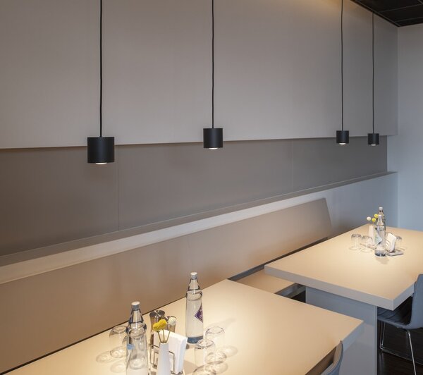 SLV 1004672 Oculus, černé závěsné svítidlo, LED 10,5W 2000-3000K, délka 250cm, bez rozety