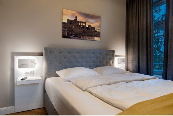 SLV 1003457 Somnila Flex, nástěnné svítidlo k posteli, LED 13W 3000K, bílá, verze vlevo, USB přípojka