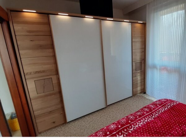 GRAZ - posuvná skříň divoký DUB masiv 246 cm