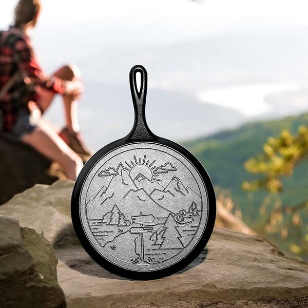 Litinová pánev na palačinky Lodge 26 cm - Wanderlust