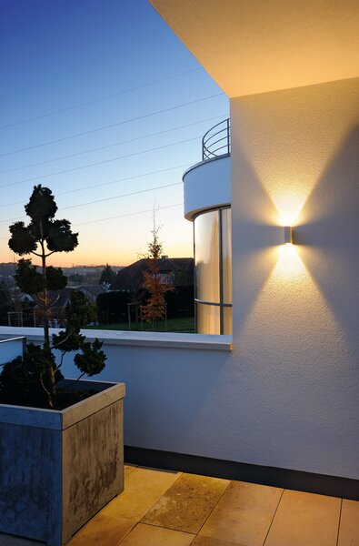 SLV 232441 Quad 2 XL, bílé nástěnné venkovní svítidlo se svícením nahoru/dolu, 8,6W LED, 3000K, výška 15cm, IP44