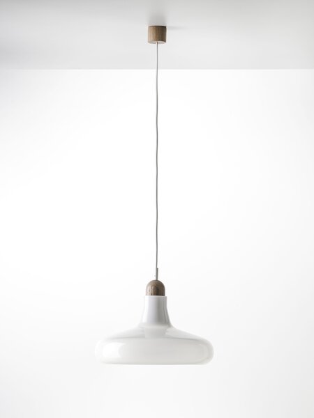 Brokis PC00911_013 Shadows XL, závěsné svítidlo z foukaného skla, lesklé triplexové sklo/ voskovaný dub/ bílý kabel, 5W LED, prům. 39,5cm