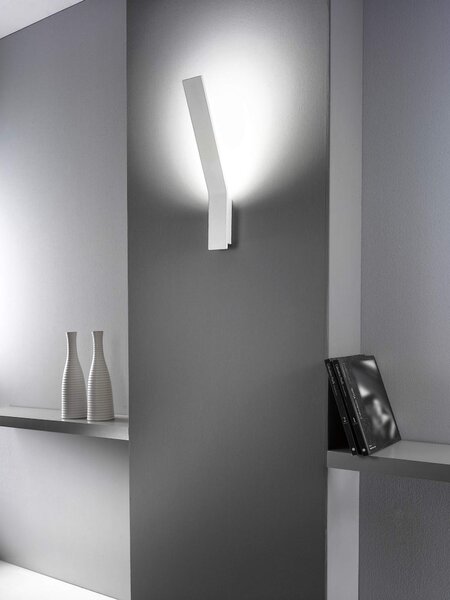 Stilnovo 7137 Lama, černé nástěnné LED osvětlení, 22W LED 3000K, výška 50cm