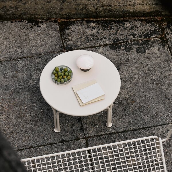 &Tradition designové zahradní konferenční stoly Thorvald Coffee Table SC109 (Ø 115 cm)