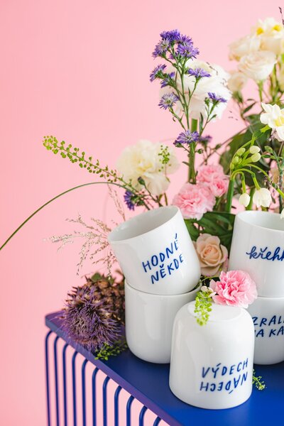 Porcelánový hrnek Hodně někde 270 ml