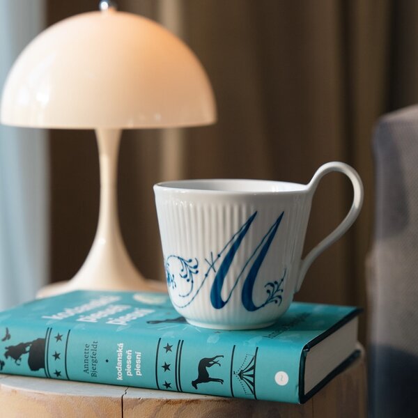 Porcelánový hrnek Alphabet 330 ml – M