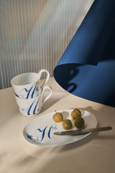 Porcelánový hrnek Alphabet 330 ml – M