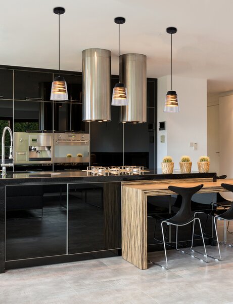 Candellux Černo-zlatý závěsný lustr Fresno pro žárovku E27 31-78384