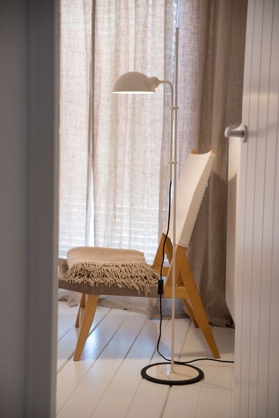 Marset A641-001 Funiculí, stojací lampa nadčasového designu, 1xE27, šedá RAL 7003, 135cm