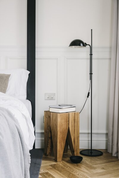 Marset A641-003 Funiculí, stojací lampa nadčasového designu, 1xE27, černá RAL 9005, 135cm