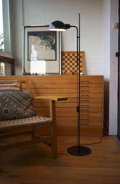 Marset A641-003 Funiculí, stojací lampa nadčasového designu, 1xE27, černá RAL 9005, 135cm