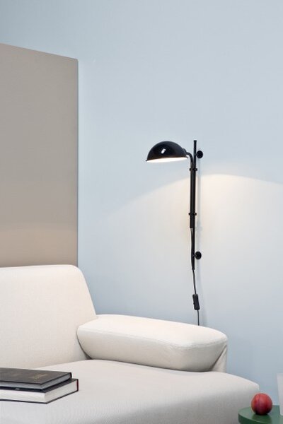 Marset A641-027 Funiculí A, nástěnná lampa nadčasového designu, 1xE14, černá RAL 9005, výška 49,2cm